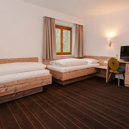 Leuprecht Kır Evi *