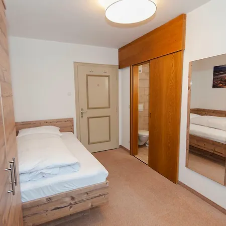 Leuprecht בית כפרי