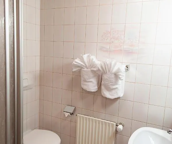 Leuprecht Country house *